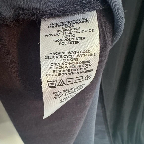 Ann Taylor Navy Keyhole Front Long Sleeve Blouse Size Medium - Picture 4 of 5